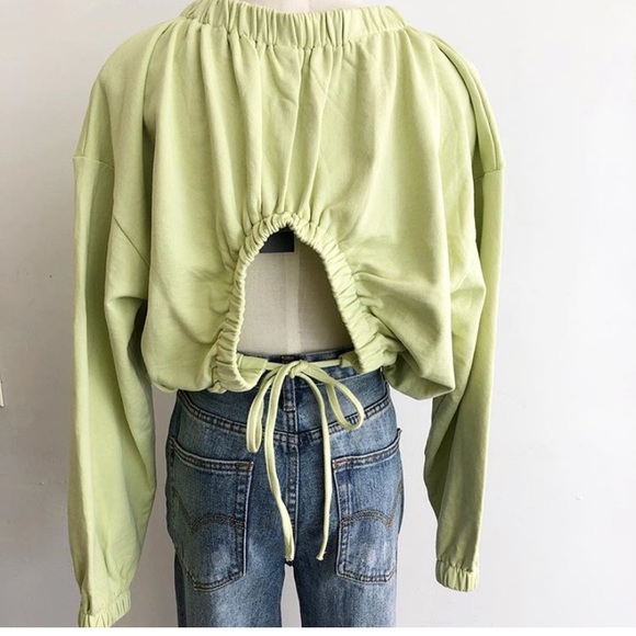 The Dot Sweatshirt - Picture 3 of 3